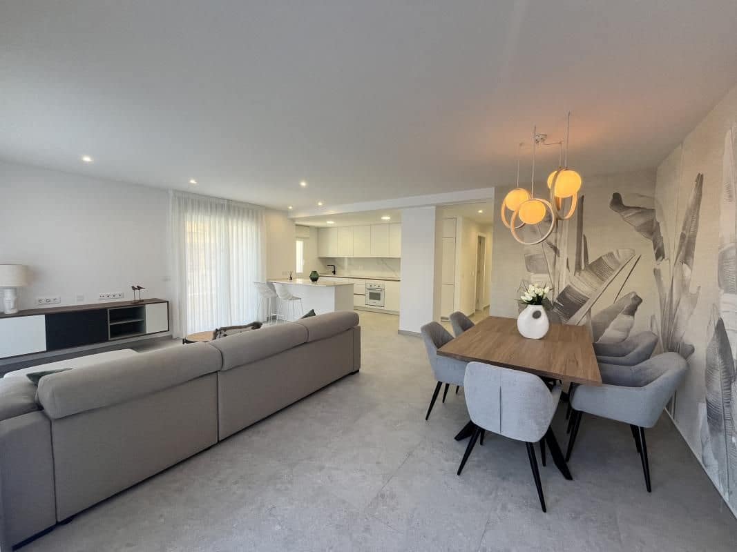 3 Zimmer Apartment zu verkaufen in Torrevieja mit Pool - 350.000 € (Ref: 9648429)