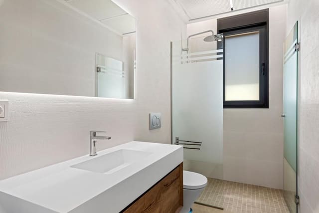 Chalet de 3 habitaciones en Campoamor, Orihuela en venta con piscina - 995.000 € (Ref: 9648486)