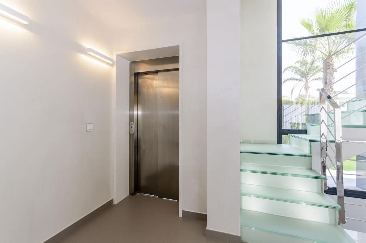 3 bedroom Villa for sale in Campoamor with pool - € 1,195,000 (Ref: 9648487)