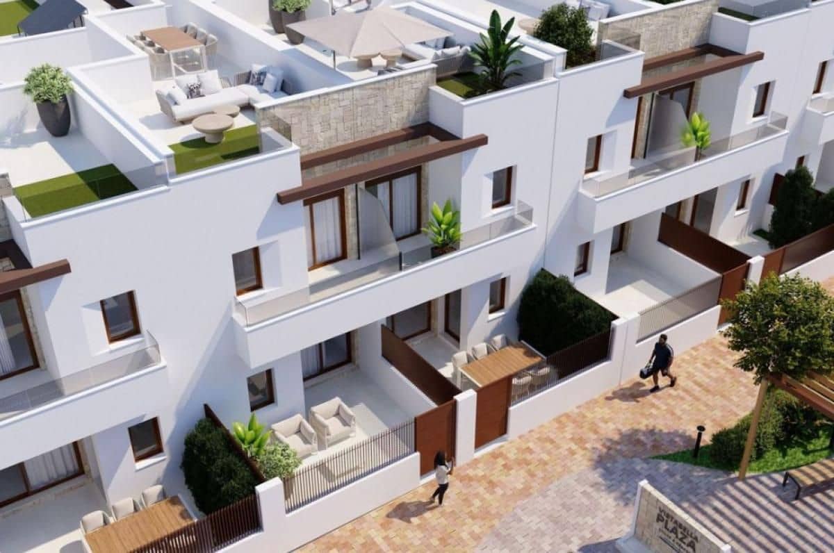 Adosado de 3 habitaciones en Orihuela en venta con piscina - 299.000 € (Ref: 9648498)
