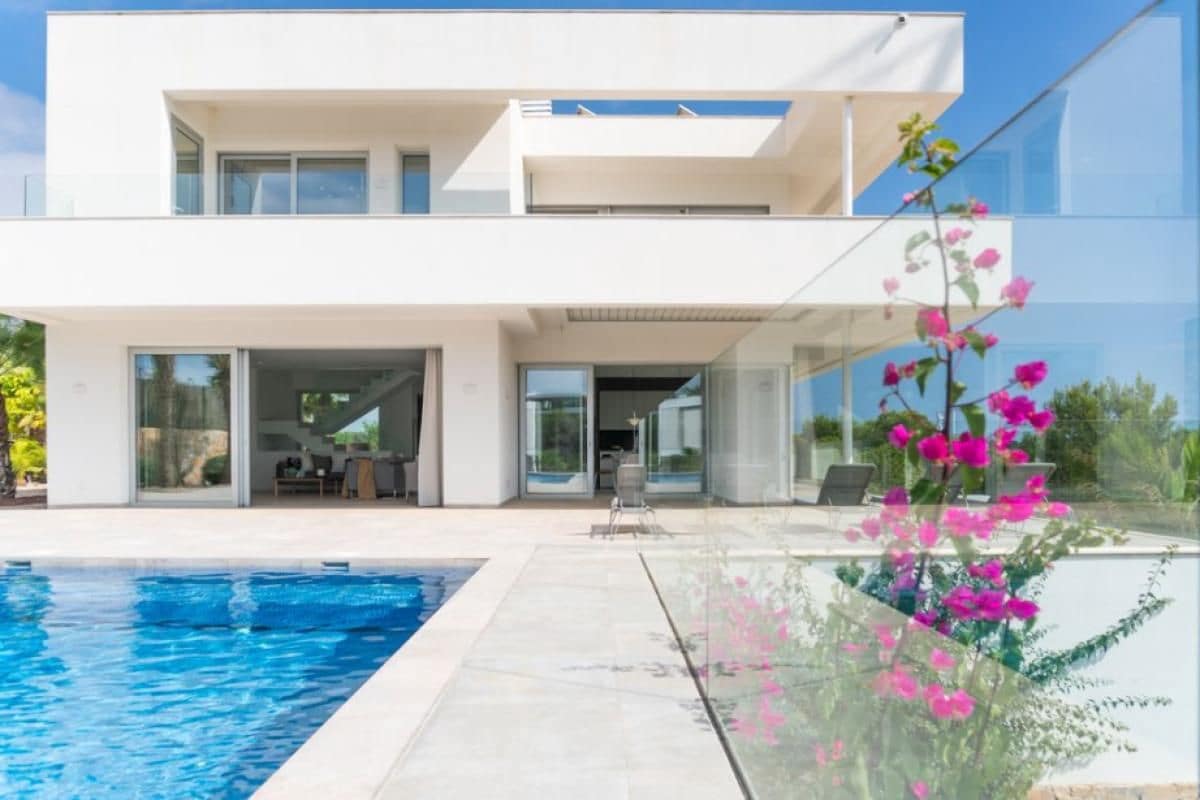 3 bedroom Villa for sale in Las Colinas Golf with pool - € 2,695,000 (Ref: 9648505)
