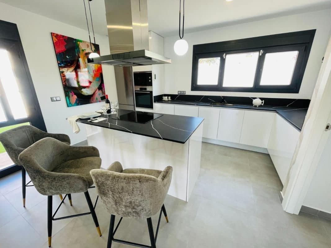 5 bedroom Villa for sale in Torrevieja - € 1,200,000 (Ref: 9648507)