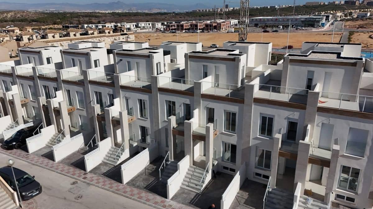 2 chambre Villa/Maison Mitoyenne à vendre à Gran Alacant avec piscine - 306 000 € (Ref: 9648543)