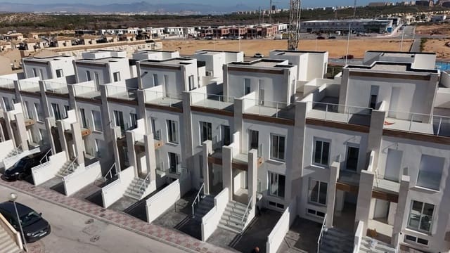 2 chambre Villa/Maison Mitoyenne à vendre à Gran Alacant, Santa Pola avec piscine - 306 000 € (Ref: 9648543)