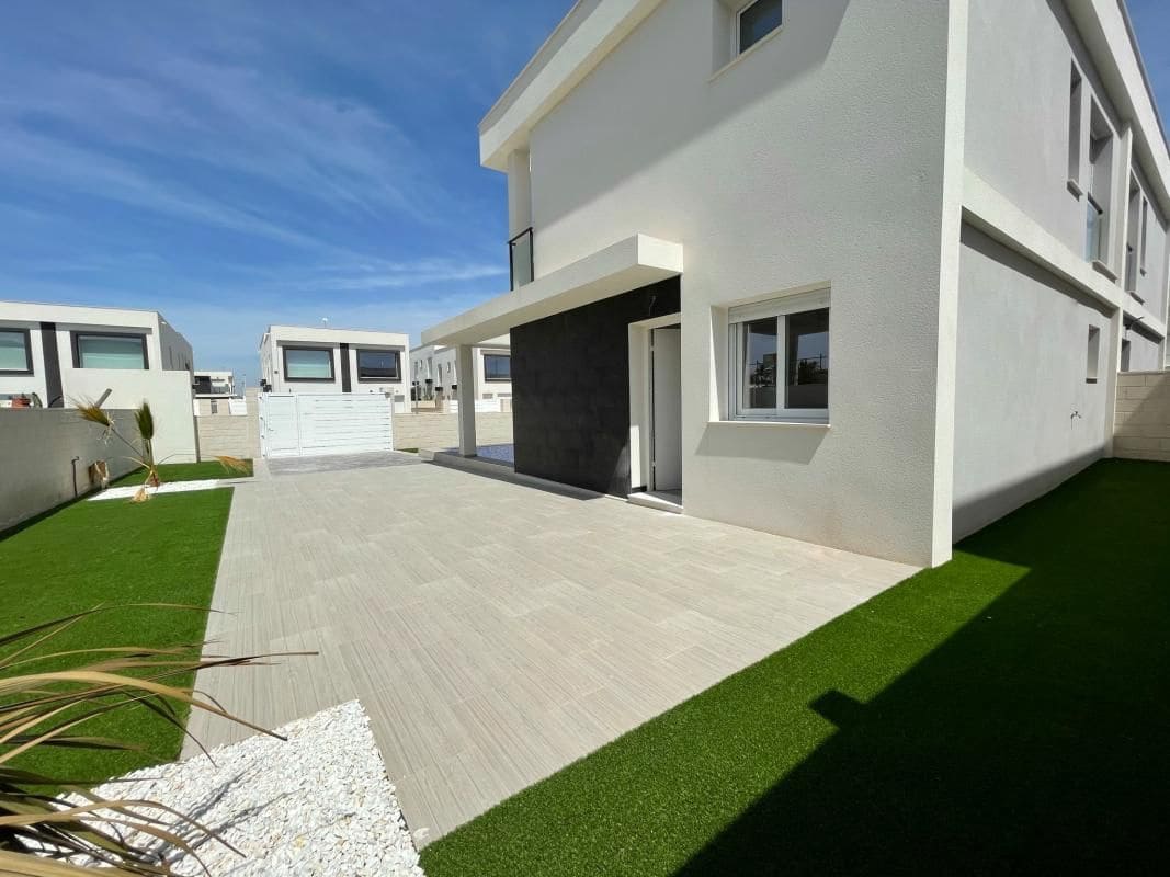 3 quarto Moradia em Banda para venda em Gran Alacant com piscina - 435 000 € (Ref: 9648546)