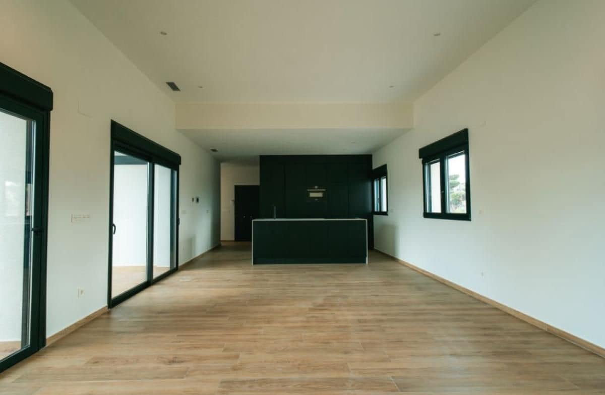 3 bedroom Villa for sale in Pinoso with pool - € 350,000 (Ref: 9648551)