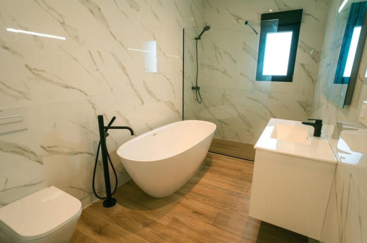 3 bedroom Villa for sale in Pinoso with pool - € 350,000 (Ref: 9648551)