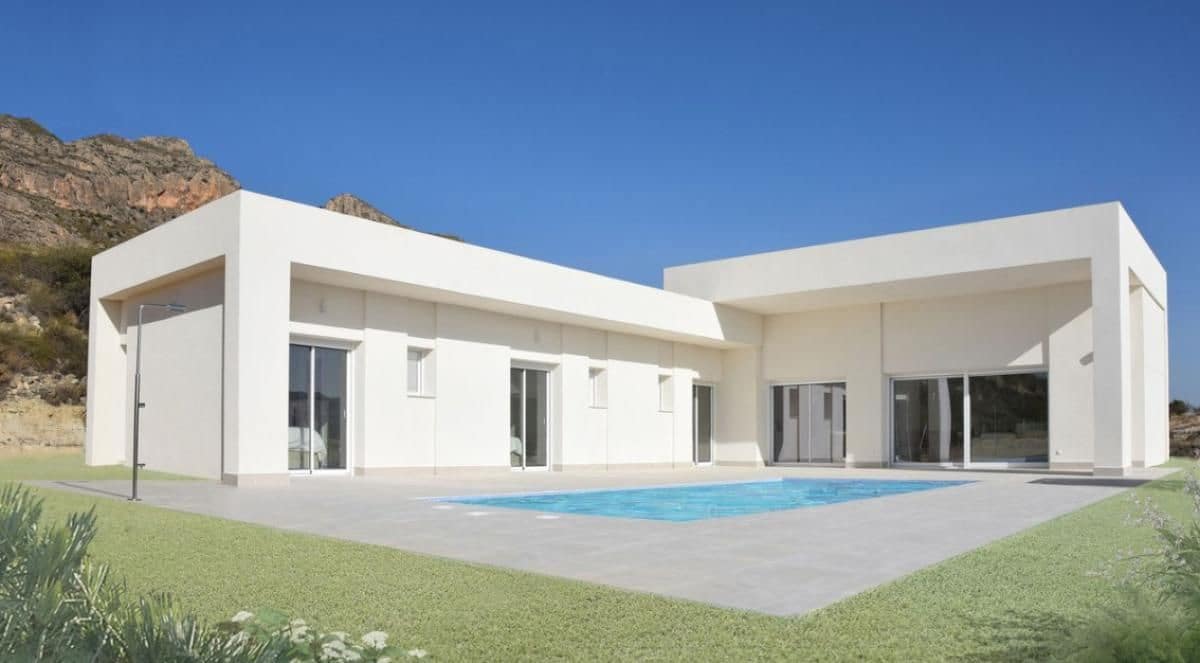 3 bedroom Villa for sale in Pinoso with pool - € 350,000 (Ref: 9648551)