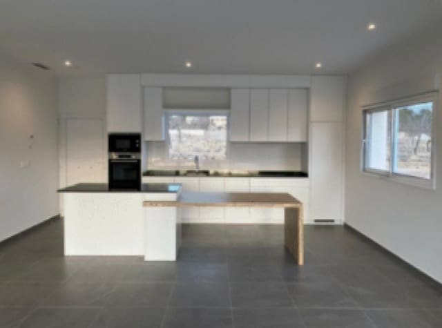 3 chambre Villa/Maison à vendre à La Romana avec piscine - 315 000 € (Ref: 9648556)