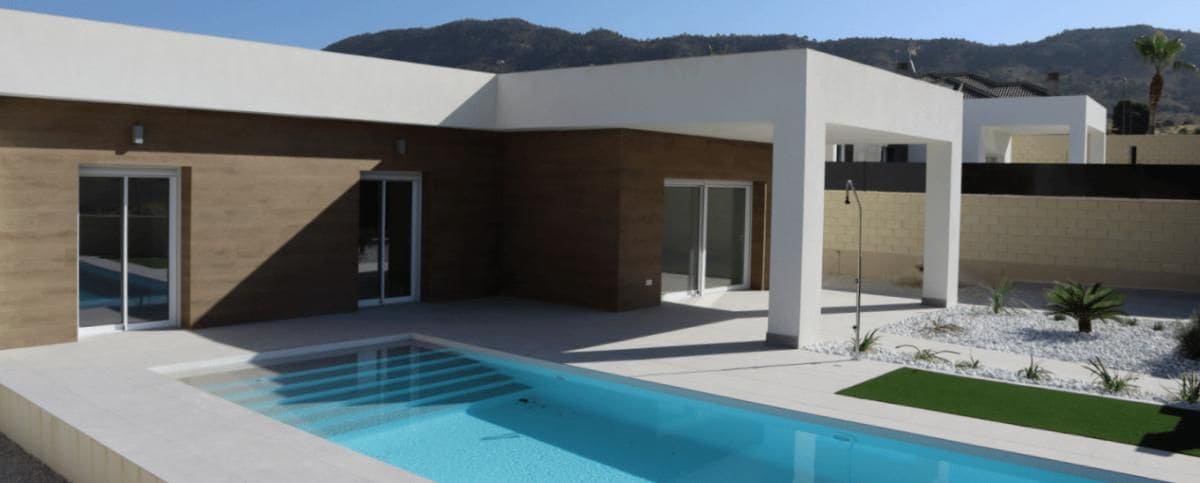 3 Zimmer Villa zu verkaufen in La Romana mit Pool - 345.000 € (Ref: 9648558)