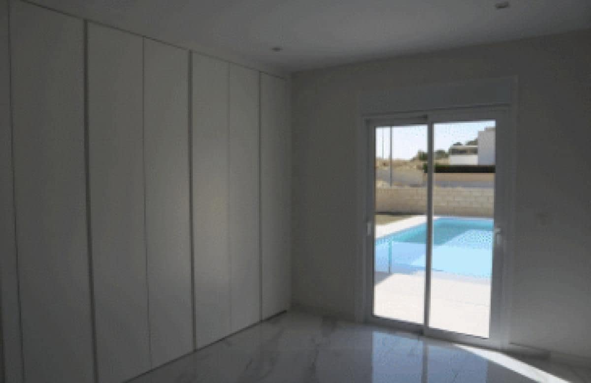 3 Zimmer Villa zu verkaufen in La Romana mit Pool - 345.000 € (Ref: 9648558)