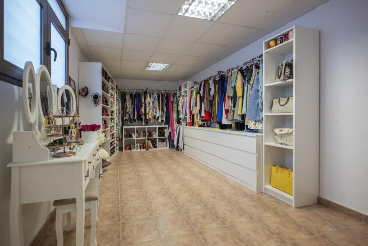 4 sypialnia Willa na sprzedaż w Avileses z basenem garażem - 1 350 000 € (Ref: 9648594)