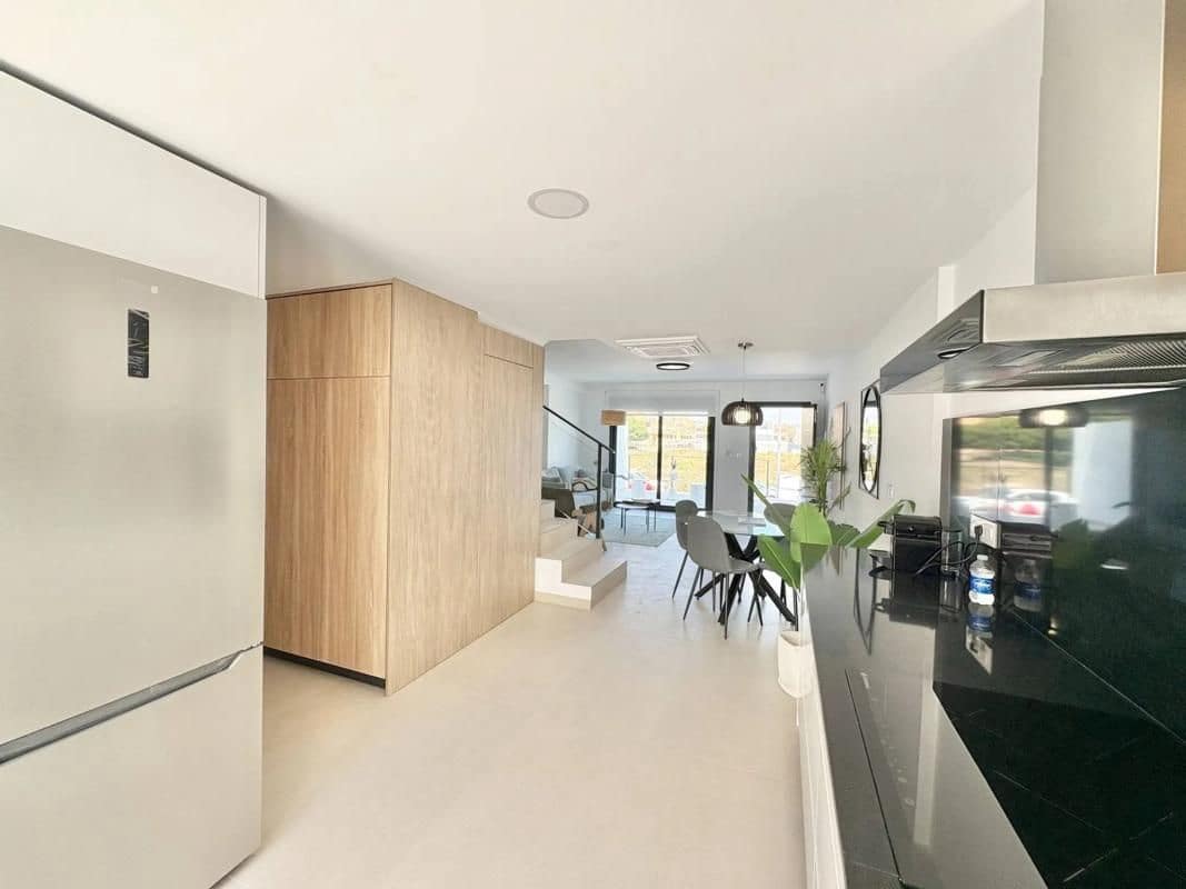 4 makuuhuone Rivitalo myytävänä paikassa Rafal mukana uima-altaan - 269 000 € (Ref: 9648630)