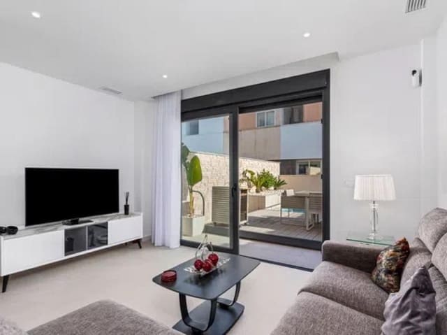 4 slaapkamer Rijtjeshuis te koop in Los Secanos, Guardamar del Segura met zwembad - € 507.050 (Ref: 9648640)