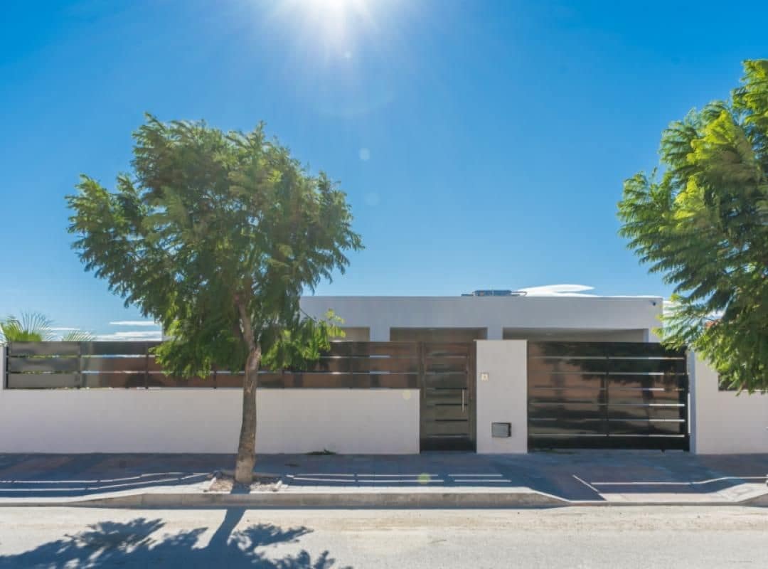 3 bedroom Villa for sale in Fortuna with pool - € 350,000 (Ref: 9648661)