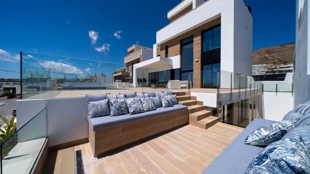 4 bedroom Villa for sale in Finestrat with pool - € 1,350,000 (Ref: 9648773)