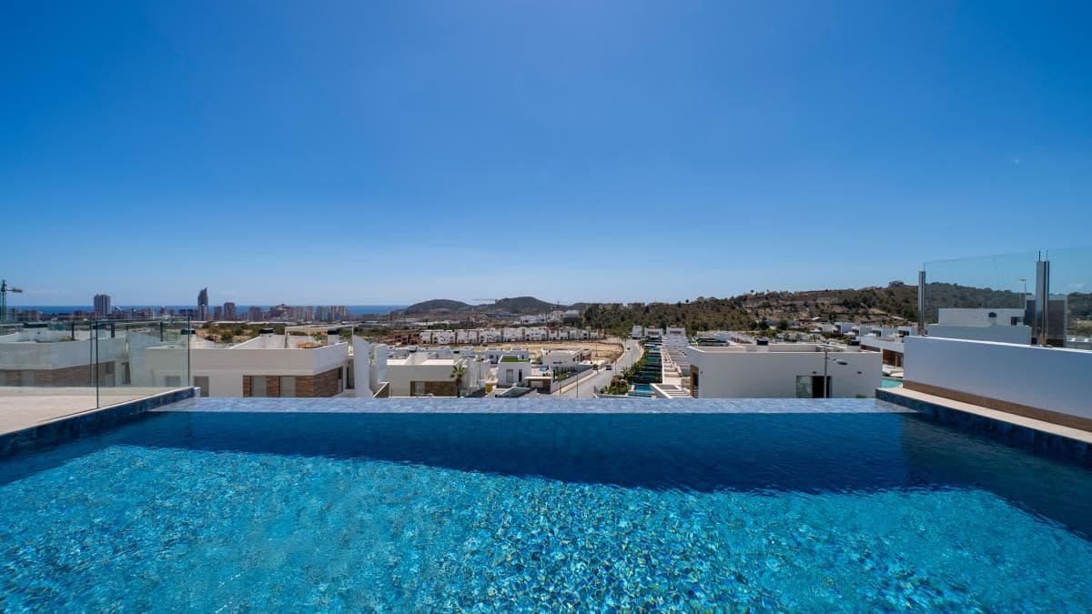 4 bedroom Villa for sale in Finestrat with pool - € 1,350,000 (Ref: 9648773)