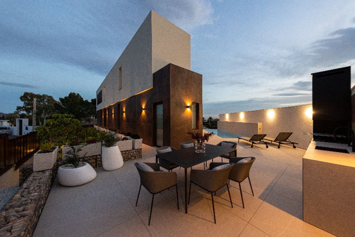 5 bedroom Villa for sale in Benidorm with pool - € 2,825,000 (Ref: 9648790)