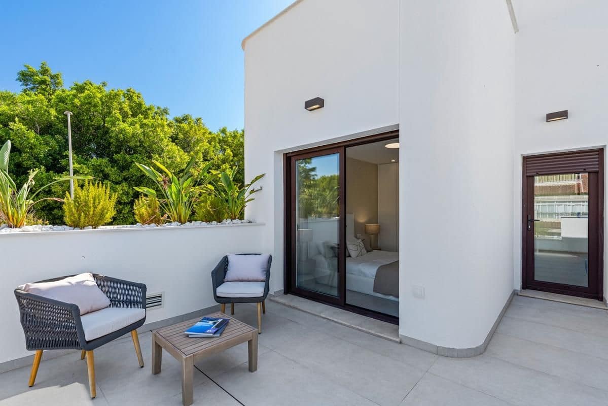 3 soveværelse Villa til salg i Pilar de la Horadada med swimmingpool - € 539.900 (Ref: 9648794)