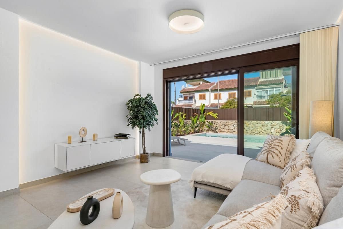 3 soveværelse Villa til salg i Pilar de la Horadada med swimmingpool - € 539.900 (Ref: 9648794)