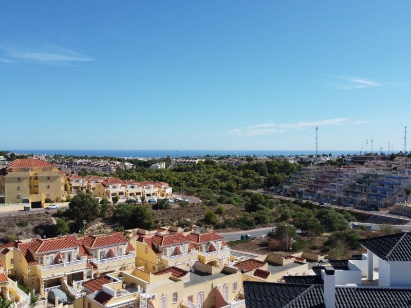 2 bedroom Apartment for sale in Orihuela Costa with pool - € 255,000 (Ref: 9648876)