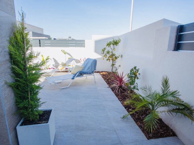 3 soveværelse Villa til salg i Los Montesinos med swimmingpool - € 439.900 (Ref: 9648880)