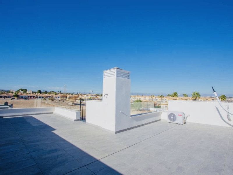 3 soveværelse Villa til salg i Los Montesinos med swimmingpool - € 439.900 (Ref: 9648880)