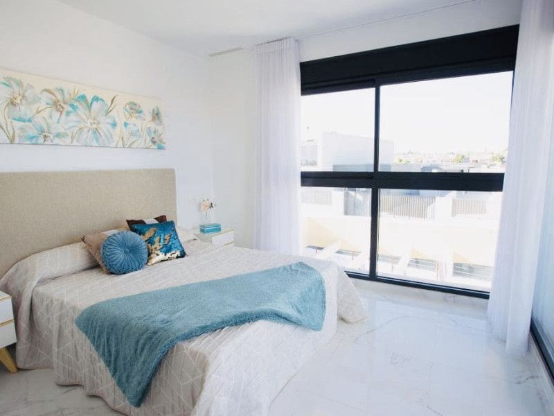 3 soveværelse Villa til salg i Los Montesinos med swimmingpool - € 439.900 (Ref: 9648880)