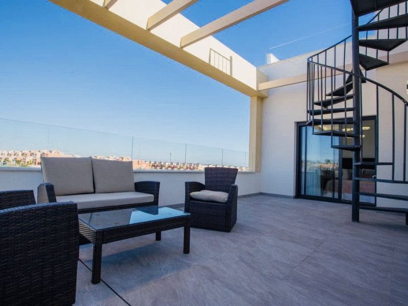 3 soveværelse Villa til salg i Los Montesinos med swimmingpool - € 439.900 (Ref: 9648880)