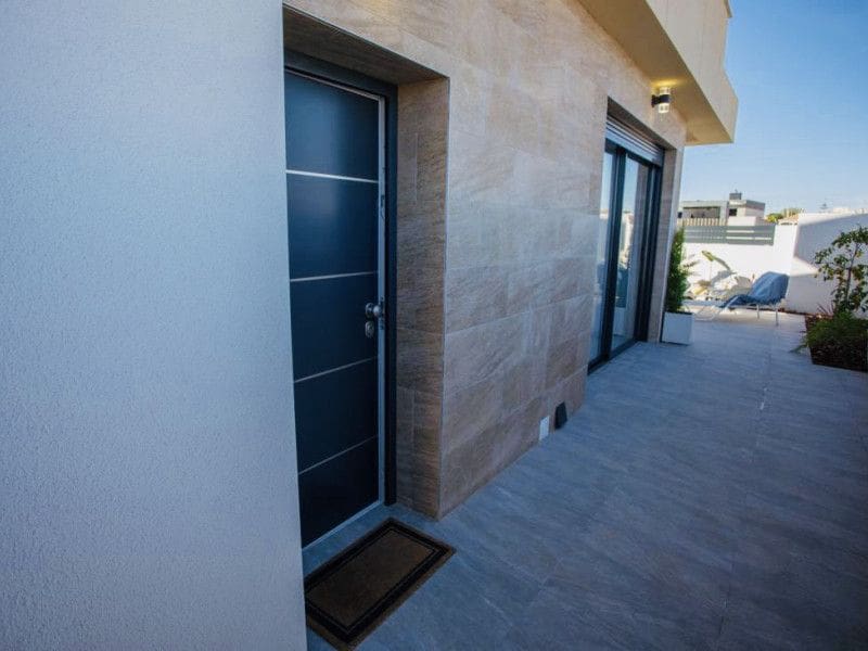 3 soveværelse Villa til salg i Los Montesinos med swimmingpool - € 439.900 (Ref: 9648880)