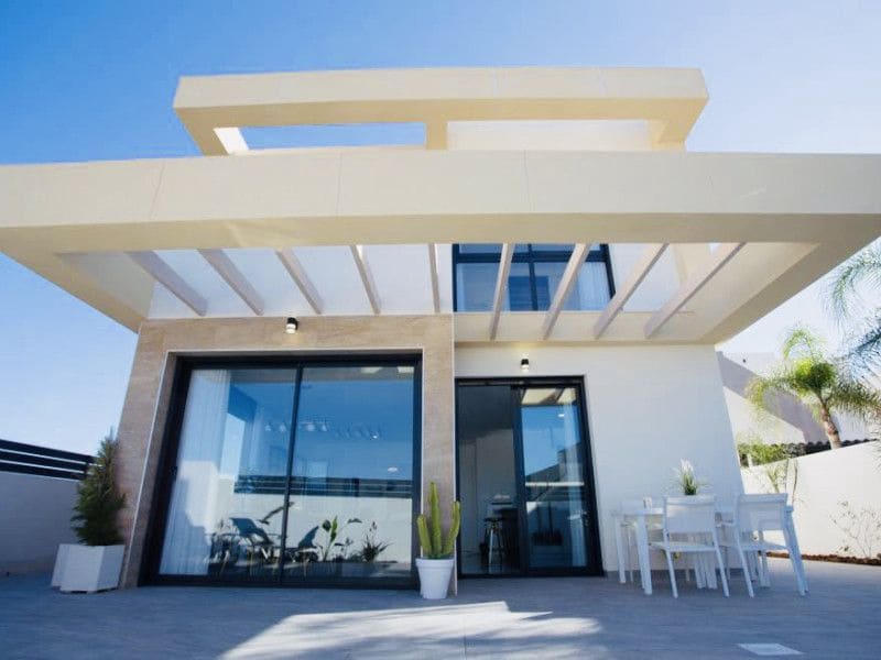 3 soveværelse Villa til salg i Los Montesinos med swimmingpool - € 439.900 (Ref: 9648880)