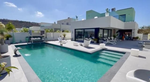 3 soveværelse Villa til salg i Benijófar med swimmingpool - € 575.000 (Ref: 9648890)