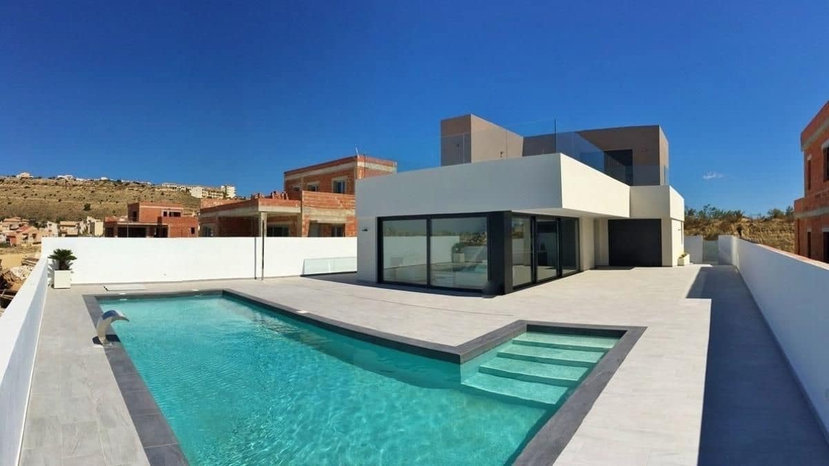 3 bedroom Villa for sale in Benijofar with pool - € 575,000 (Ref: 9648890)