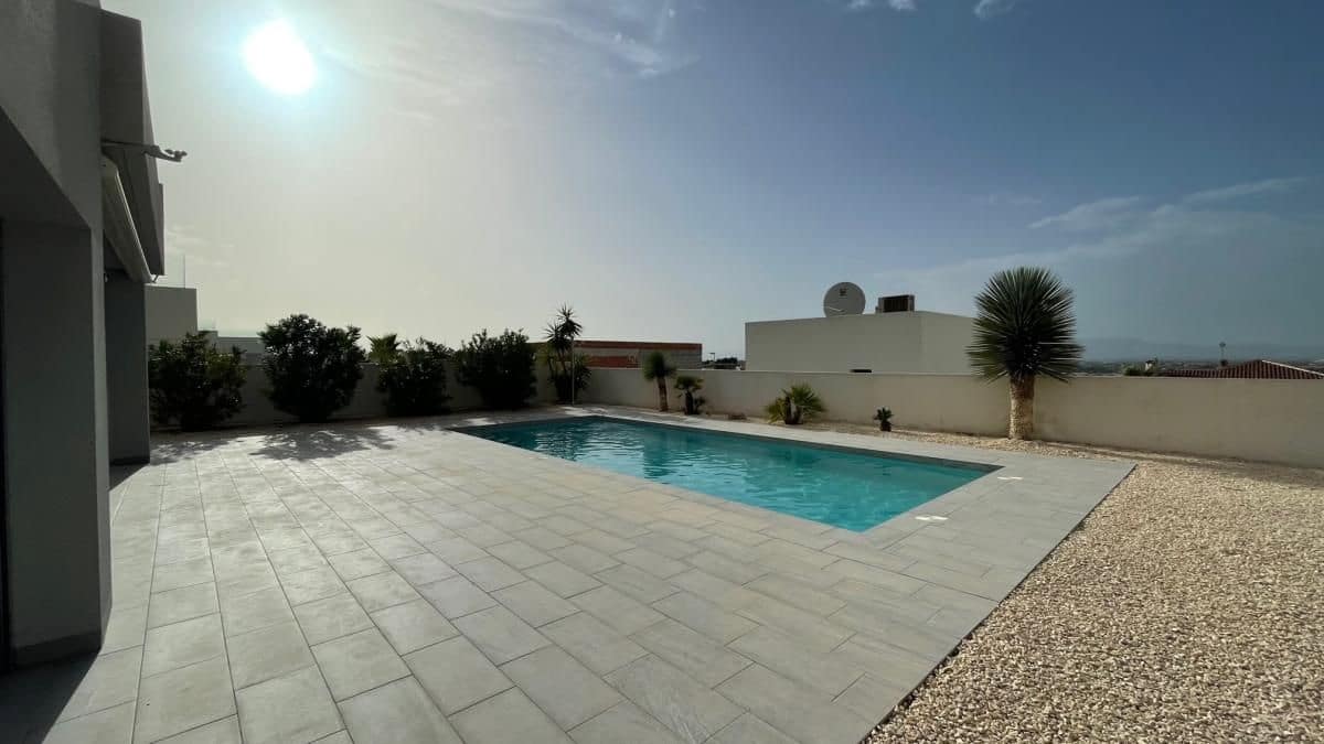 3 bedroom Villa for sale in Benijofar with pool - € 575,000 (Ref: 9648890)