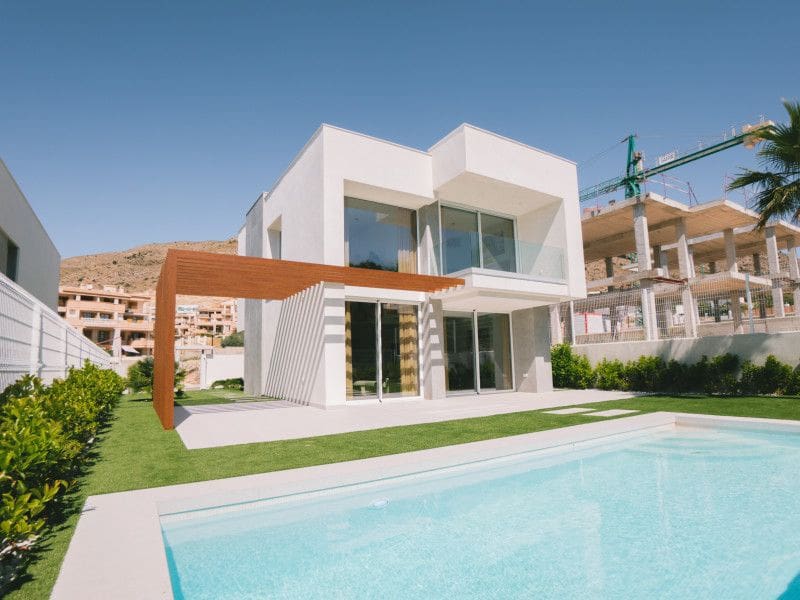 3 bedroom Villa for sale in Finestrat with pool - € 870,000 (Ref: 9648895)