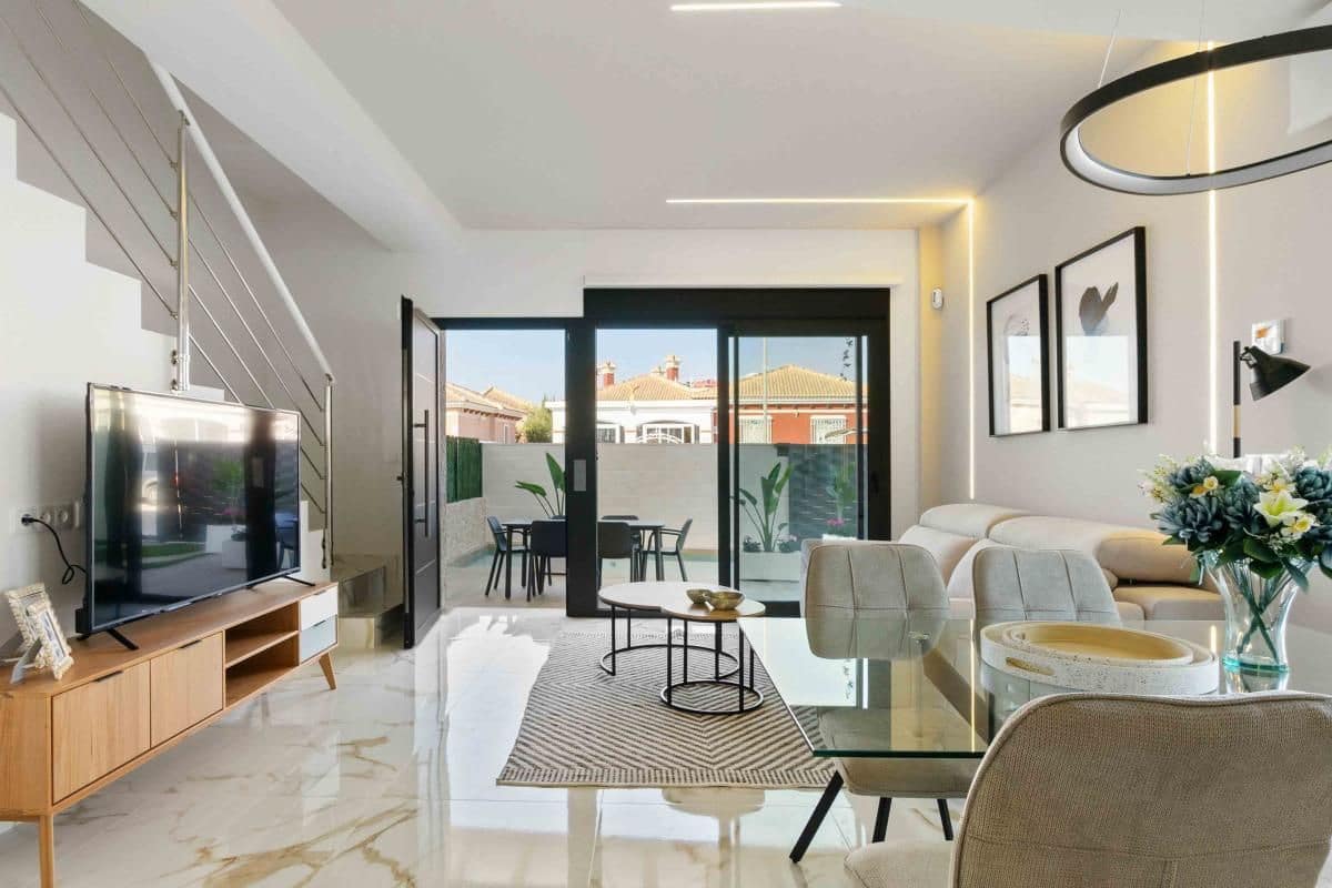 3 makuuhuone Huvila myytävänä paikassa Los Montesinos mukana uima-altaan - 499 000 € (Ref: 9648898)