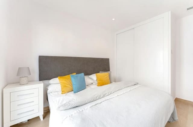 3 slaapkamer Rijtjeshuis te koop in Pilar de la Horadada met zwembad - € 379.900 (Ref: 9648901)