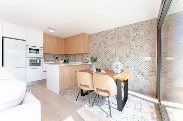 3 slaapkamer Rijtjeshuis te koop in Pilar de la Horadada met zwembad - € 379.900 (Ref: 9648901)