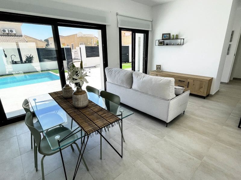 3 bedroom Villa for sale in Pinar de Campoverde with pool - € 422,500 (Ref: 9648906)