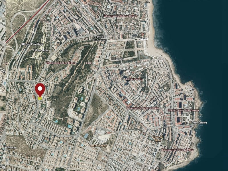 4 sypialnia Willa na sprzedaż w Torrevieja z basenem - 750 000 € (Ref: 9648933)