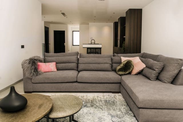 4 soverom Villa til salgs i Doña Pepa, Rojales med svømmebasseng garasje - € 995 000 (Ref: 9648939)