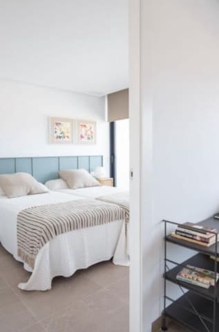 5 soverom Villa til salgs i Pilar de la Horadada med svømmebasseng garasje - € 1 150 000 (Ref: 9649111)