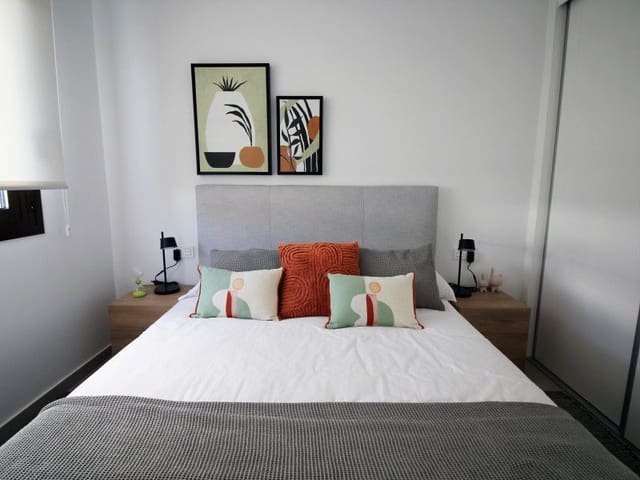 4 soveværelse Rækkehus til salg i Pilar de la Horadada med swimmingpool - € 369.900 (Ref: 9649659)