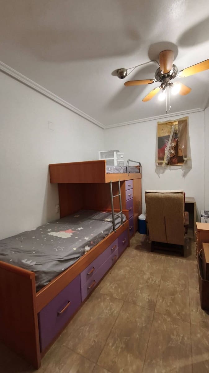 4 chambre Appartement à vendre à Torrevieja - 171 000 € (Ref: 9652261)
