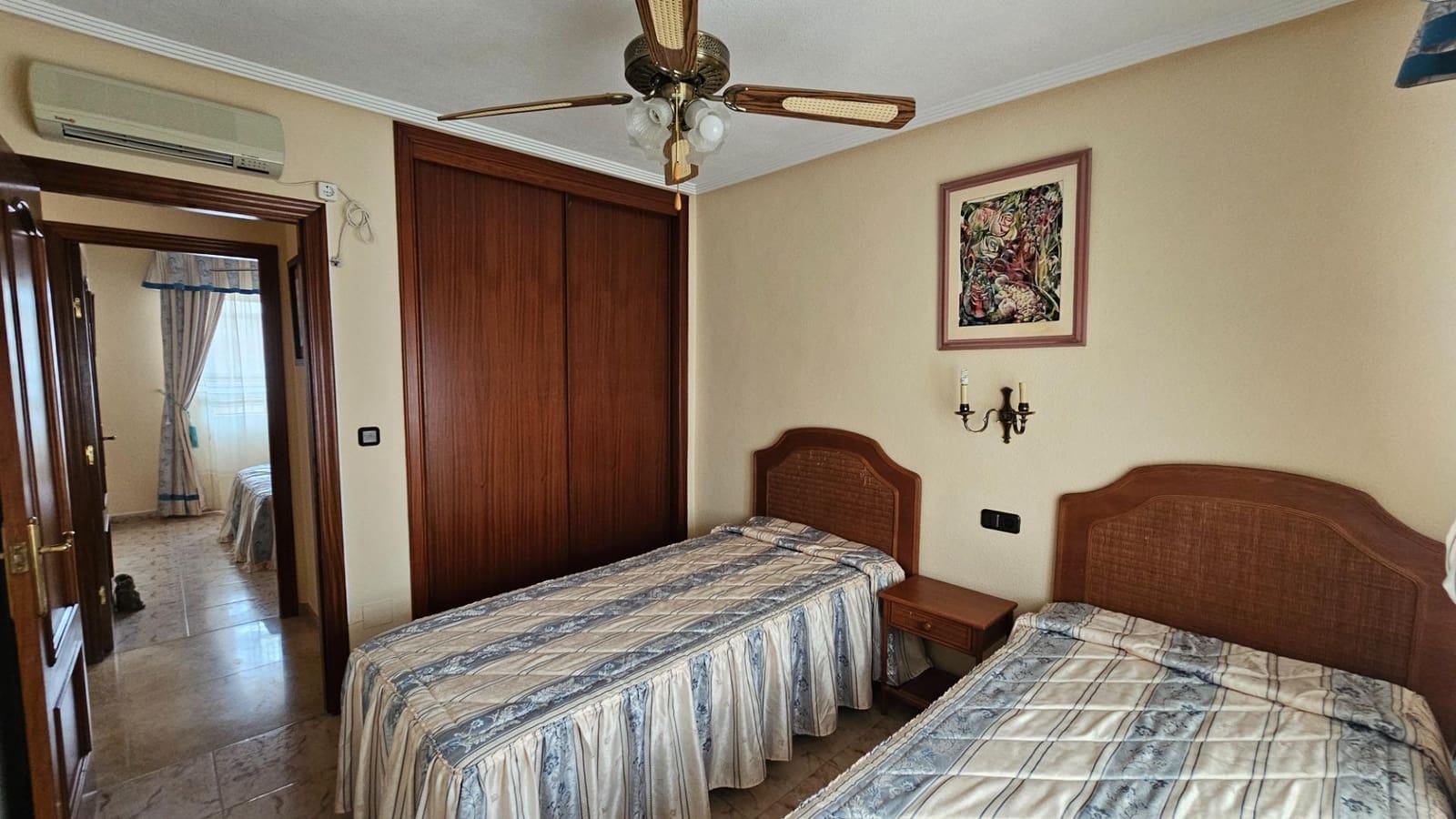 3 makuuhuone Huvila myytävänä paikassa Torrevieja mukana uima-altaan - 390 000 € (Ref: 9656306)