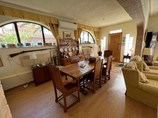 Chalet de 3 habitaciones en Cabo Roig, Orihuela en venta con garaje - 790.000 € (Ref: 9656313)