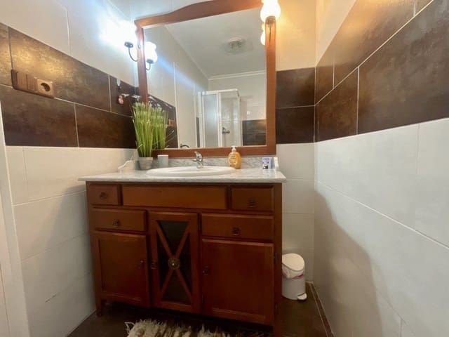 Apartamento de 2 habitaciones en Playa Levante, Santa Pola en venta - 173.250 € (Ref: 9656319)