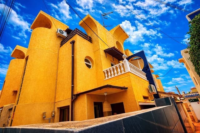 2 slaapkamer Huis te koop in Centro, Torrevieja - € 189.900 (Ref: 9656327)