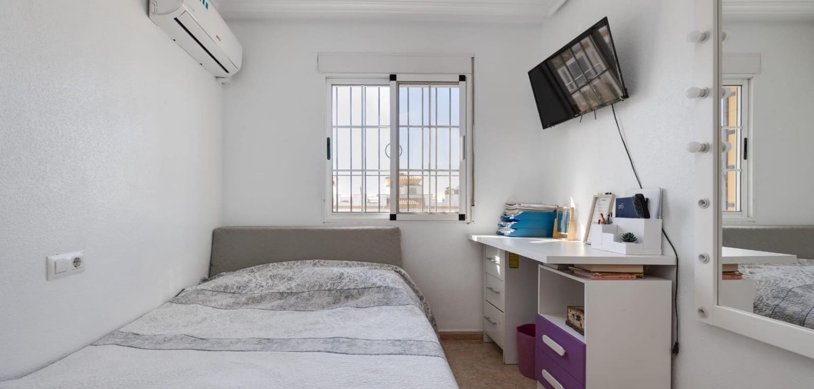 3 sypialnia Dom szeregowy na sprzedaż w Torrevieja z basenem - 249 900 € (Ref: 9659645)