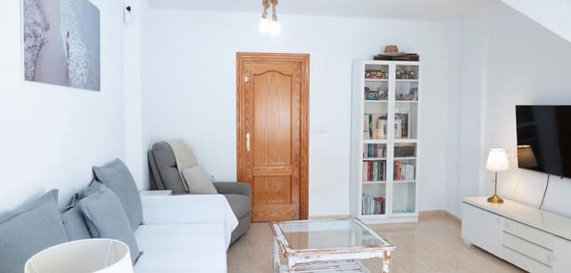 4 makuuhuone Rivitalo myytävänä paikassa Santiago de la Ribera, San Javier mukana uima-altaan 
autotalli - 229 000 € (Ref: 9661985)